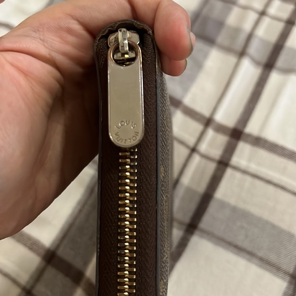SOLD Louis Vuitton monogram zippy wallet (long wallet) - Picture 2 of 11
